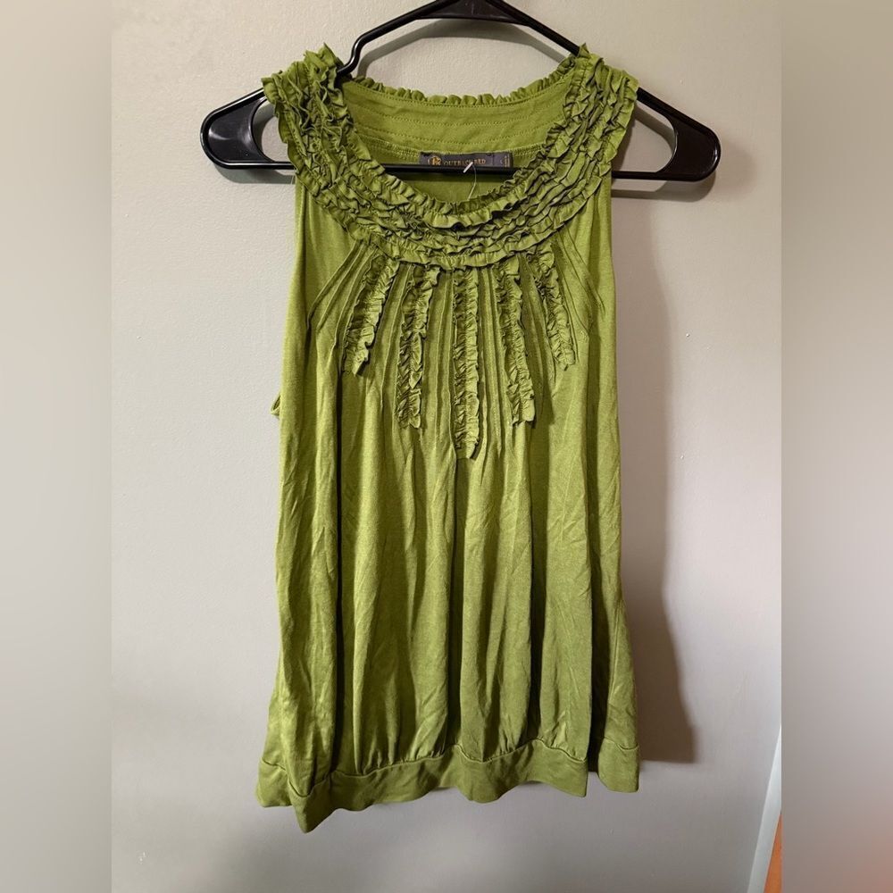 Outback Red Sleeveless Ruffle Top Women's Size Large Green